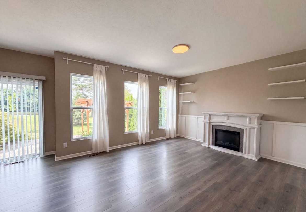 3212 Yellow Finch Way - Photo 3 of 4