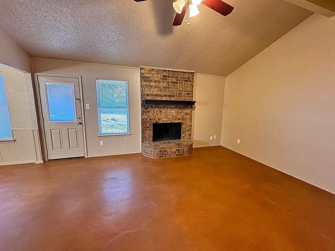 5204 Hideaway Ct - Photo 2 of 11