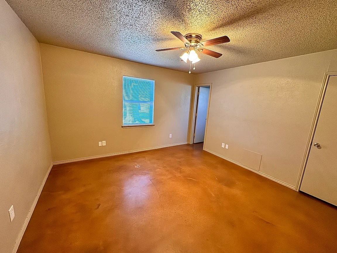 5204 Hideaway Ct - Photo 4 of 11