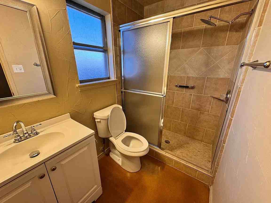 5204 Hideaway Ct - Photo 5 of 11