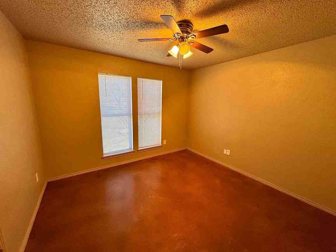 5204 Hideaway Ct - Photo 6 of 11