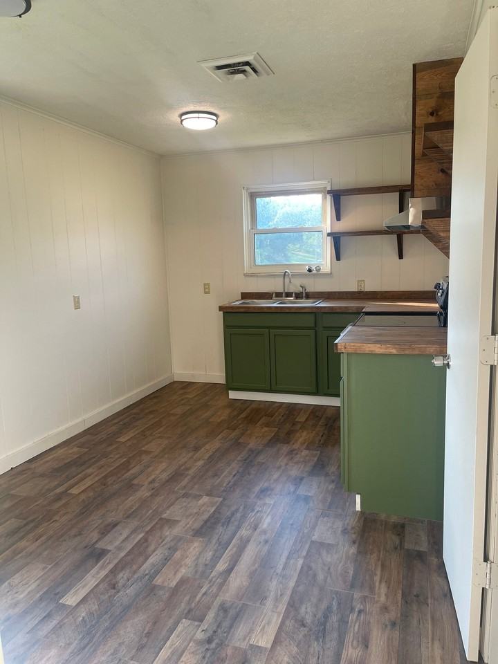 228 Gatewood Rd #A - Photo 5 of 15