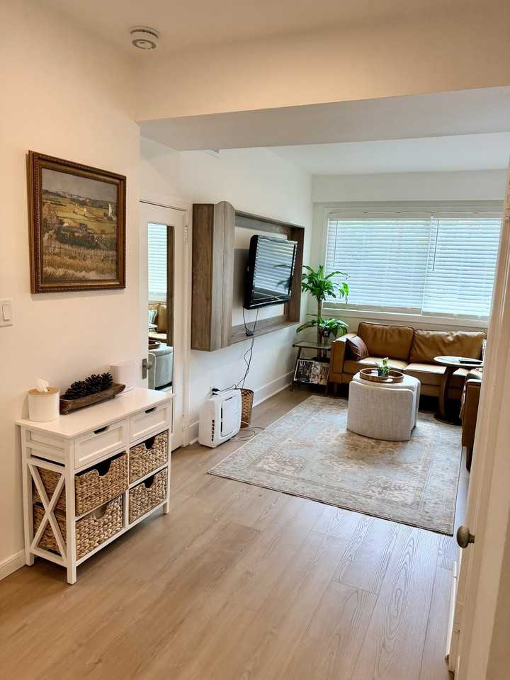 22 Central Dr #B - Photo 4 of 17