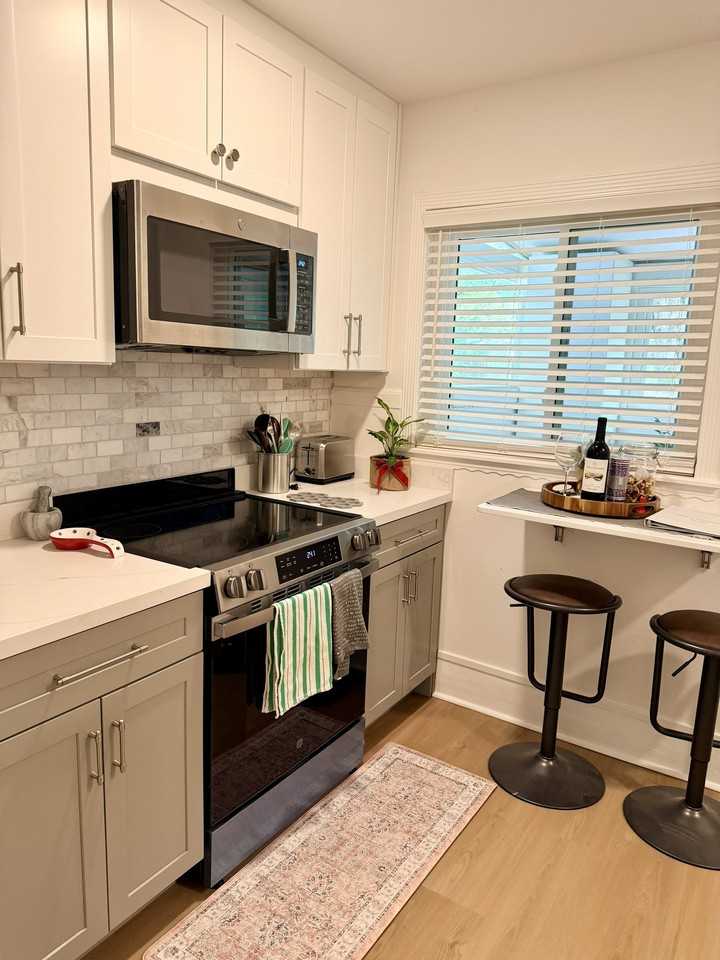 22 Central Dr #B - Photo 6 of 17