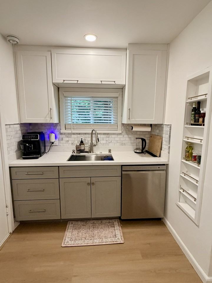 22 Central Dr #B - Photo 7 of 17