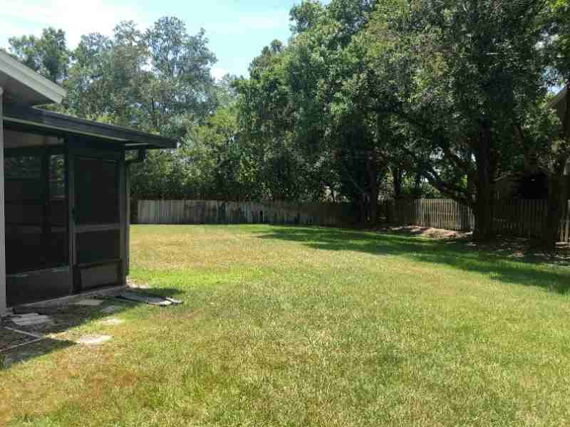10101 Lake Oak Cir - Photo 3 of 17