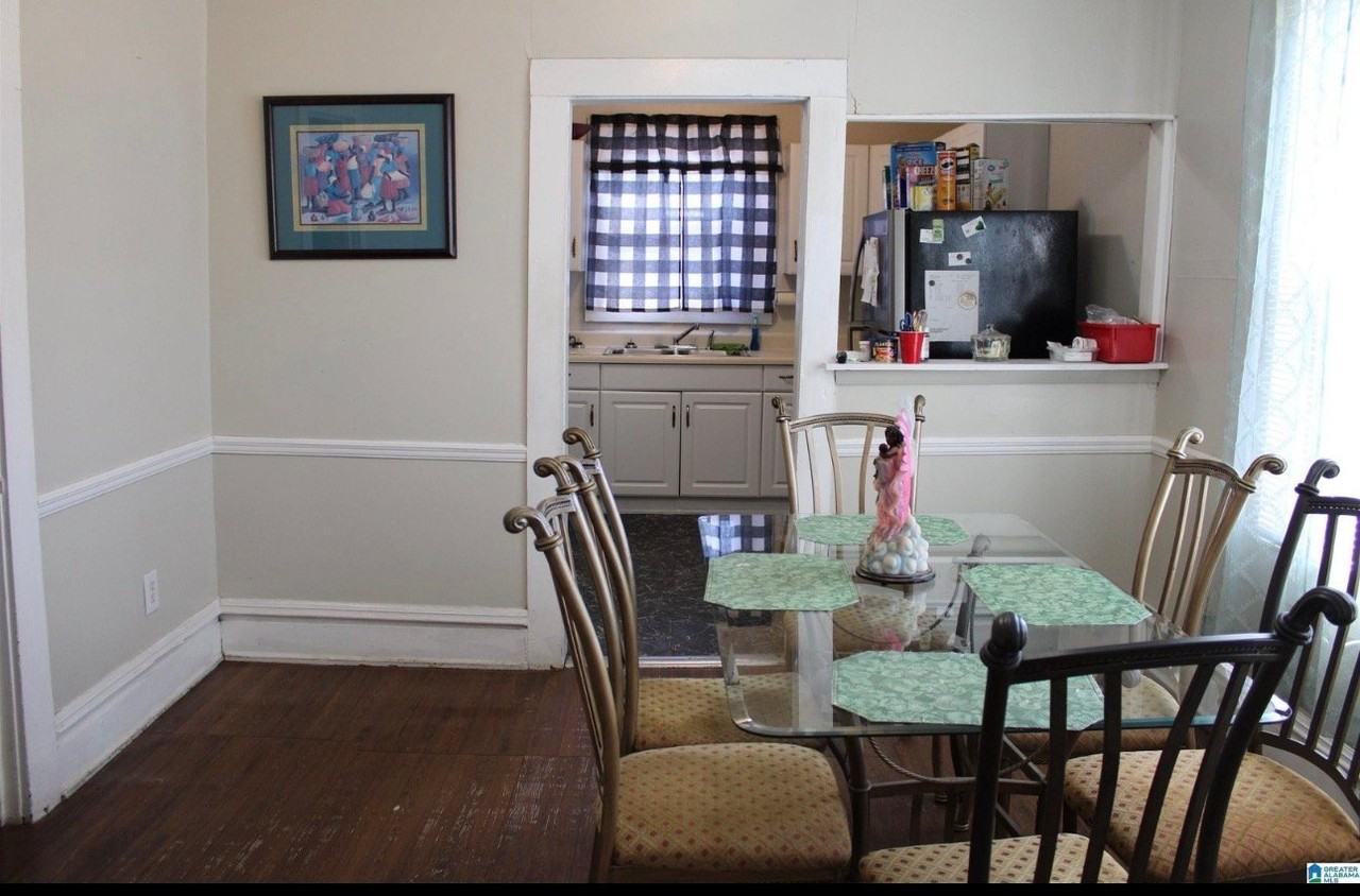 1501 Clarendon Ave - Photo 3 of 8