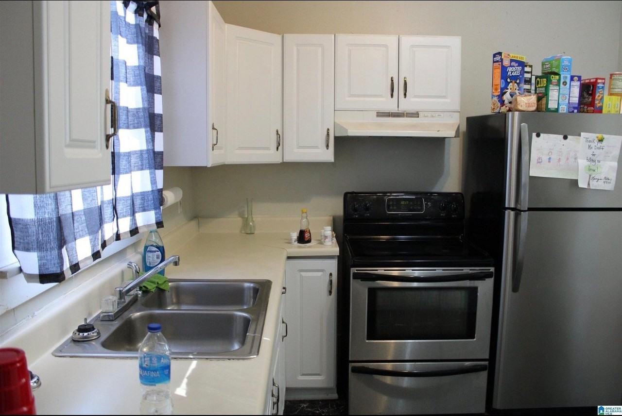 1501 Clarendon Ave - Photo 4 of 8