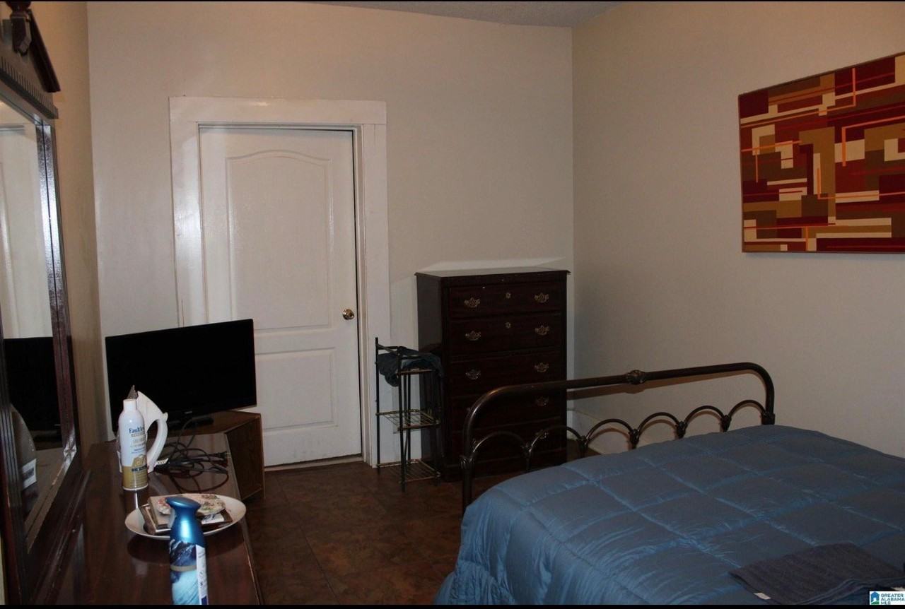 1501 Clarendon Ave - Photo 7 of 8