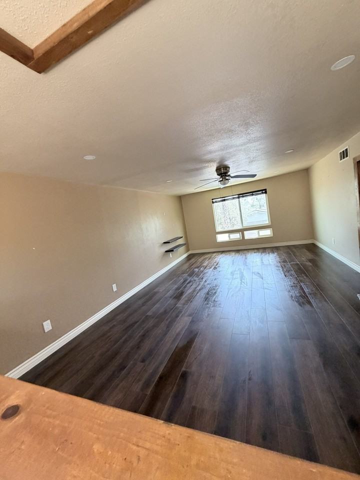 4554 Estate Dr #B - Photo 4 of 12