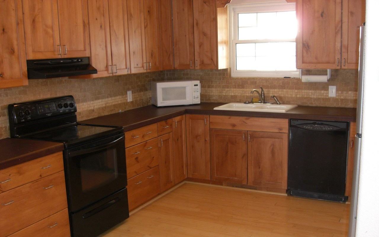 1115 S St - Photo 2 of 6