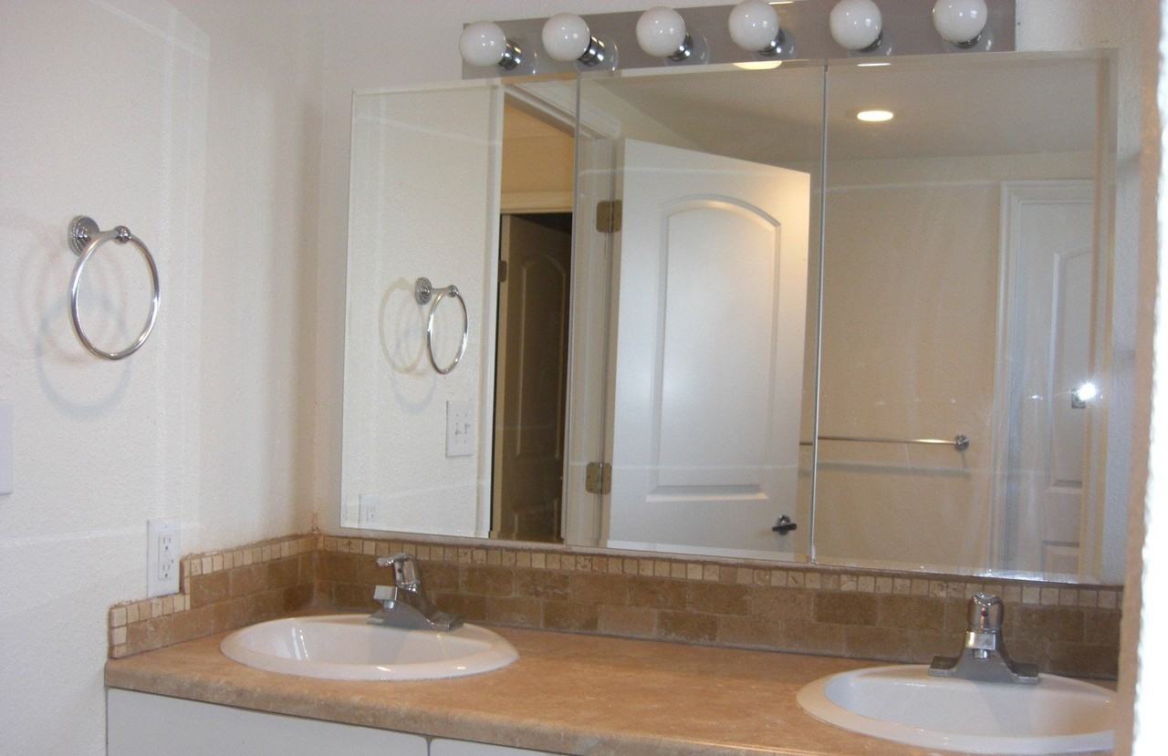 1115 S St - Photo 5 of 6
