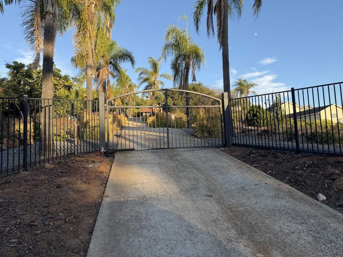 2073 Elevado Rd - Photo 5 of 18