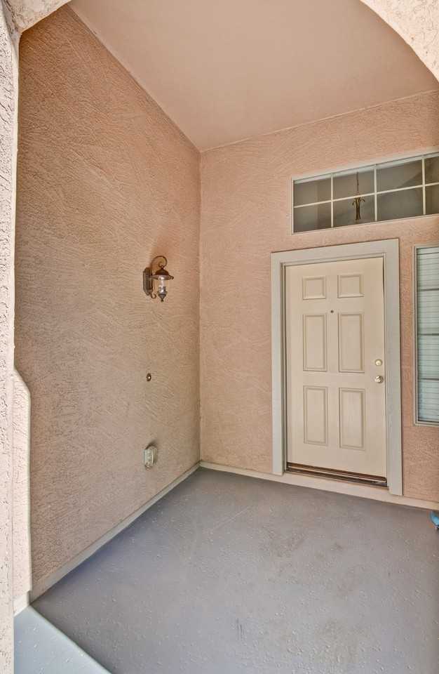 10115 W Parkway Dr - Photo 2 of 14