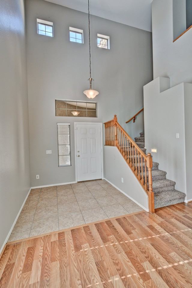10115 W Parkway Dr - Photo 3 of 14