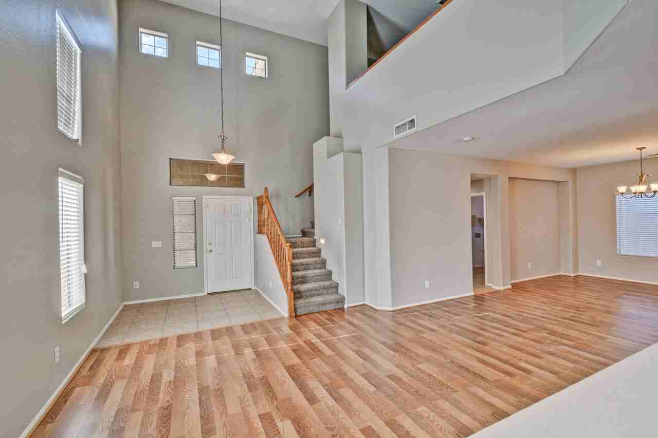 10115 W Parkway Dr - Photo 6 of 14