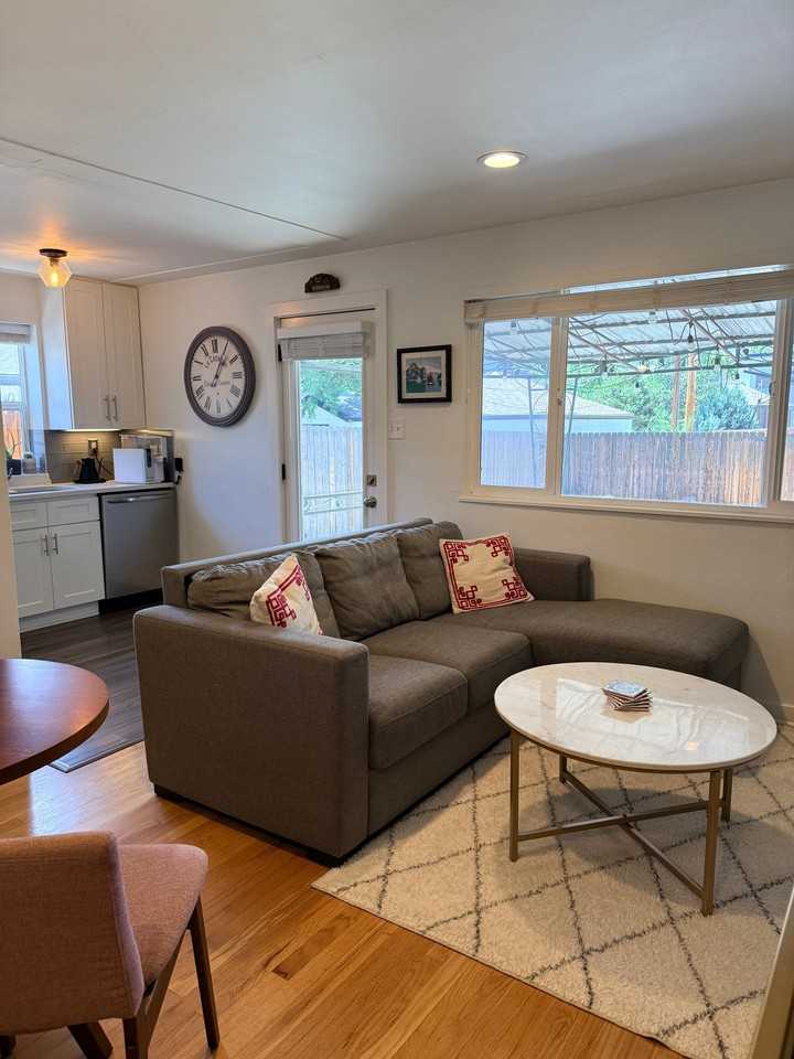 2657 Perry St - Photo 3 of 14