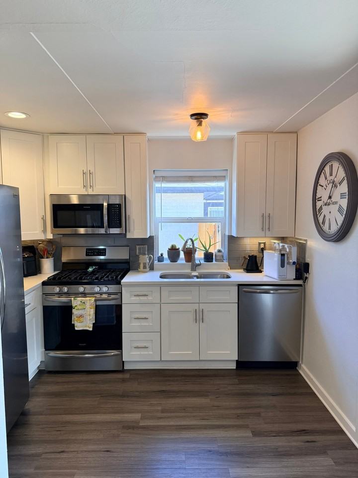2657 Perry St - Photo 5 of 14