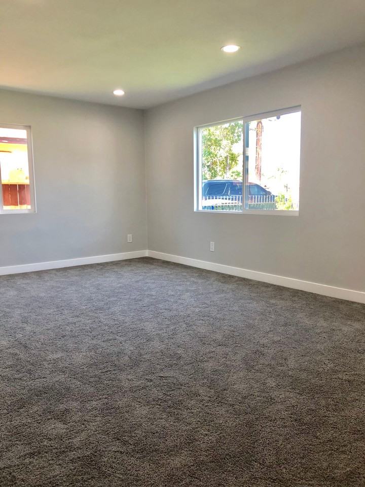 10400 Gunn Ave - Photo 3 of 17