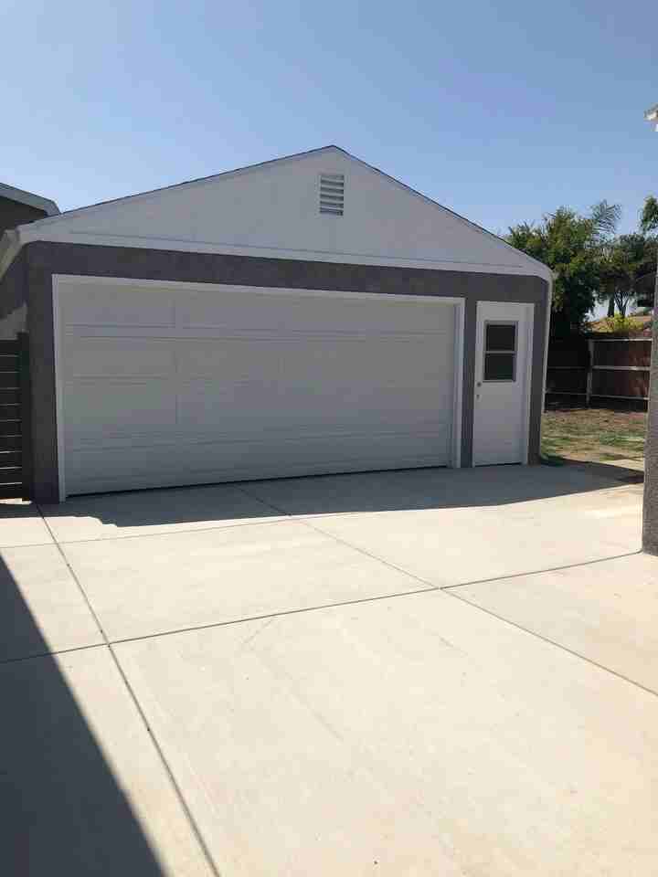 10400 Gunn Ave - Photo 5 of 17