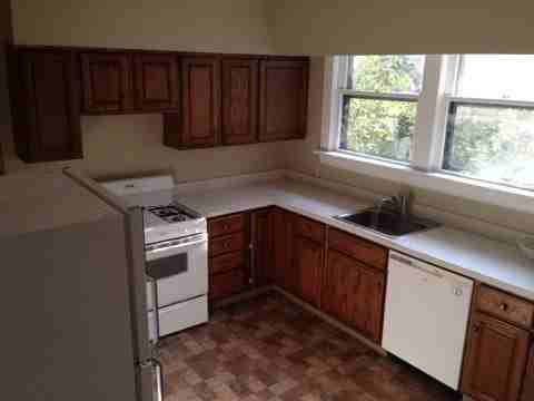 1482 Lakewood Ave - Photo 5 of 20