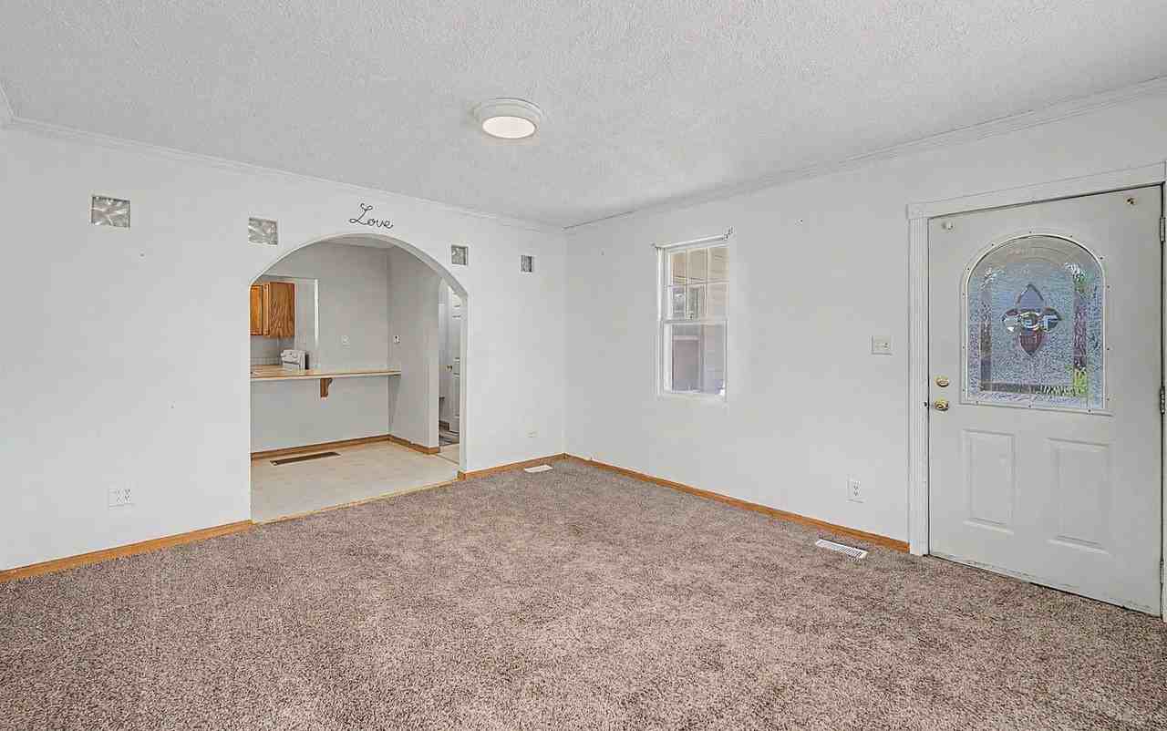 740 Merrill St - Photo 2 of 5