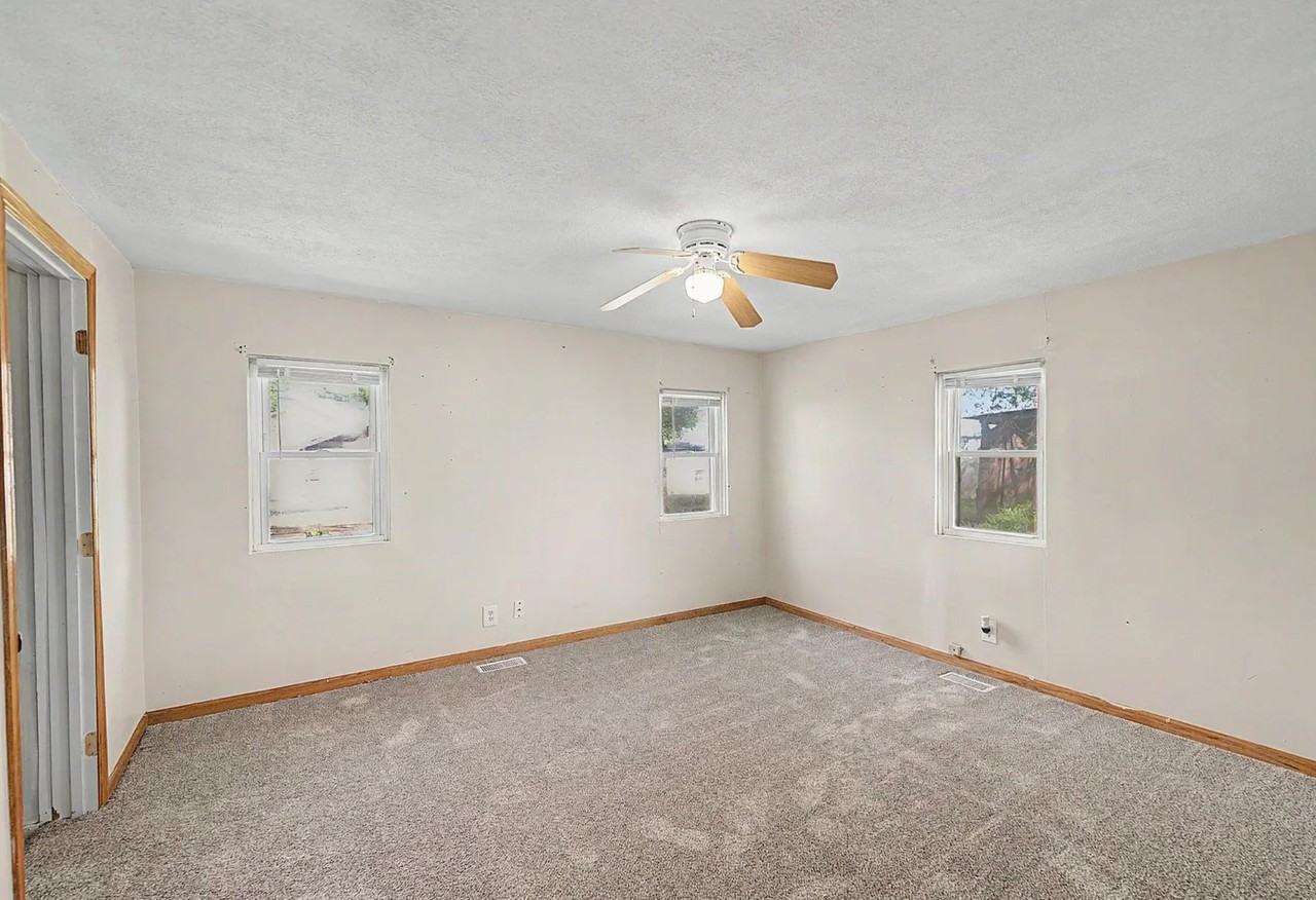 740 Merrill St - Photo 4 of 5