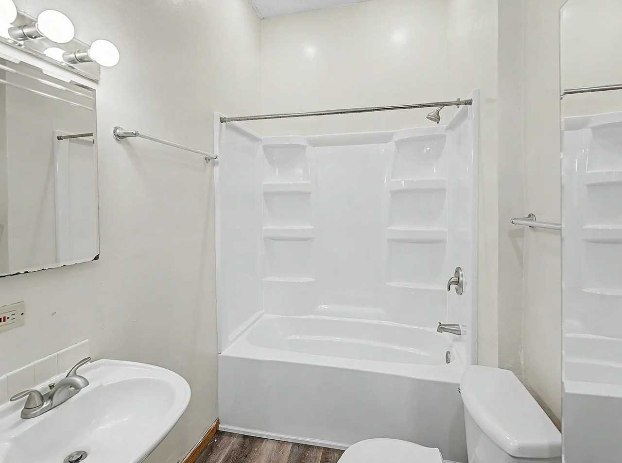 740 Merrill St - Photo 5 of 5