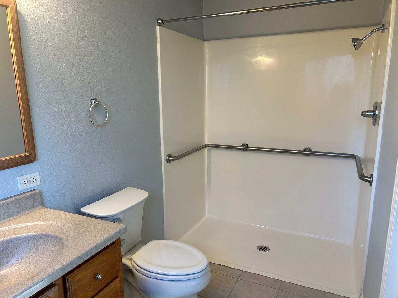 2527 Smithers Ave S - Photo 4 of 8