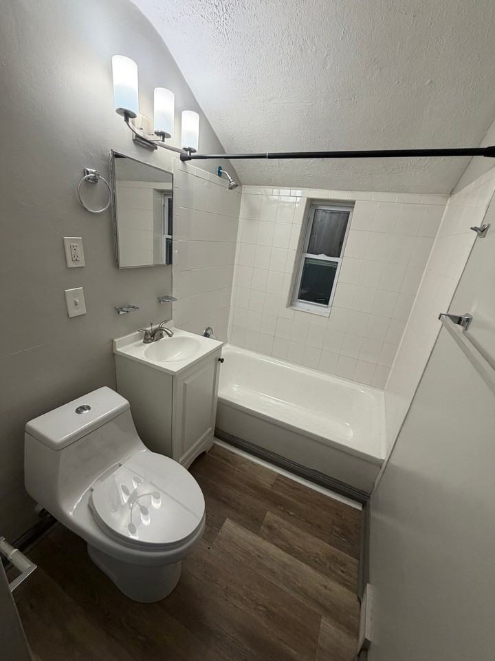 114 Ledgecrest Ave - Photo 5 of 9