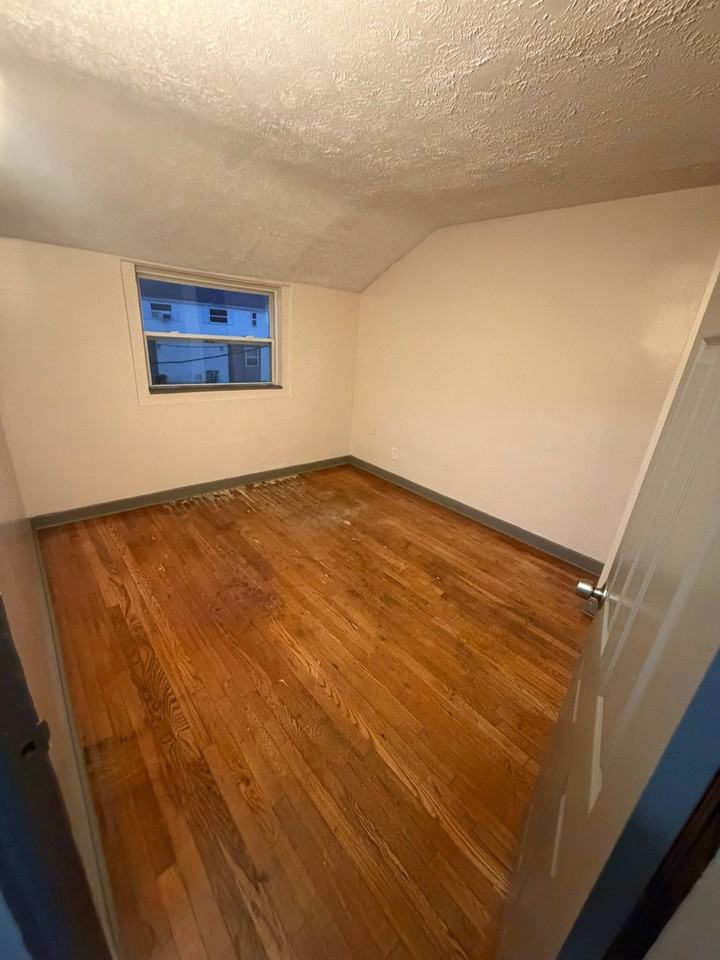 114 Ledgecrest Ave - Photo 6 of 9