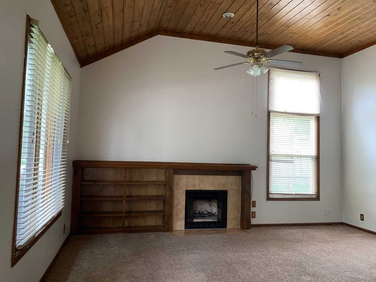 6316 Charlotte St - Photo 3 of 22