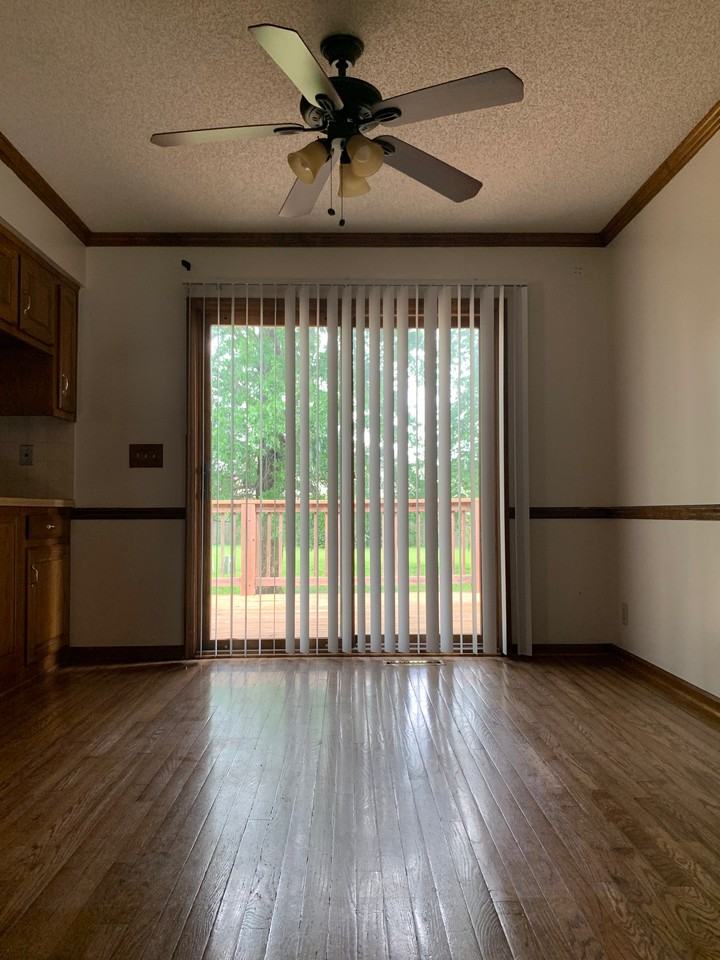 6316 Charlotte St - Photo 6 of 22