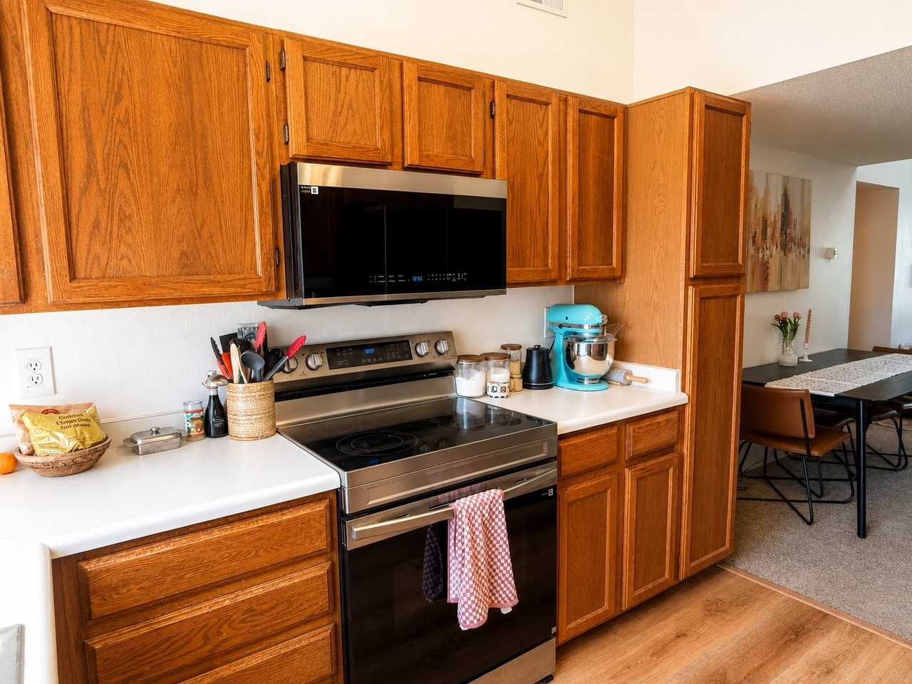 418 Wright St #303 - Photo 4 of 15