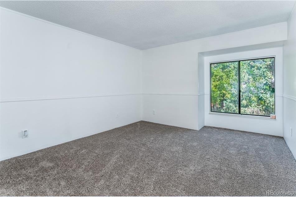 418 Wright St #303 - Photo 6 of 15