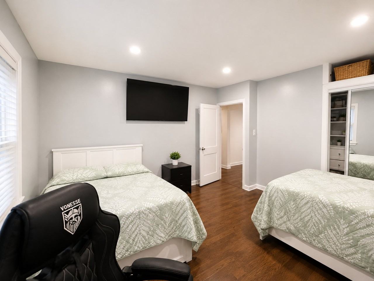 28 Linden Ave #1 - Photo 4 of 12