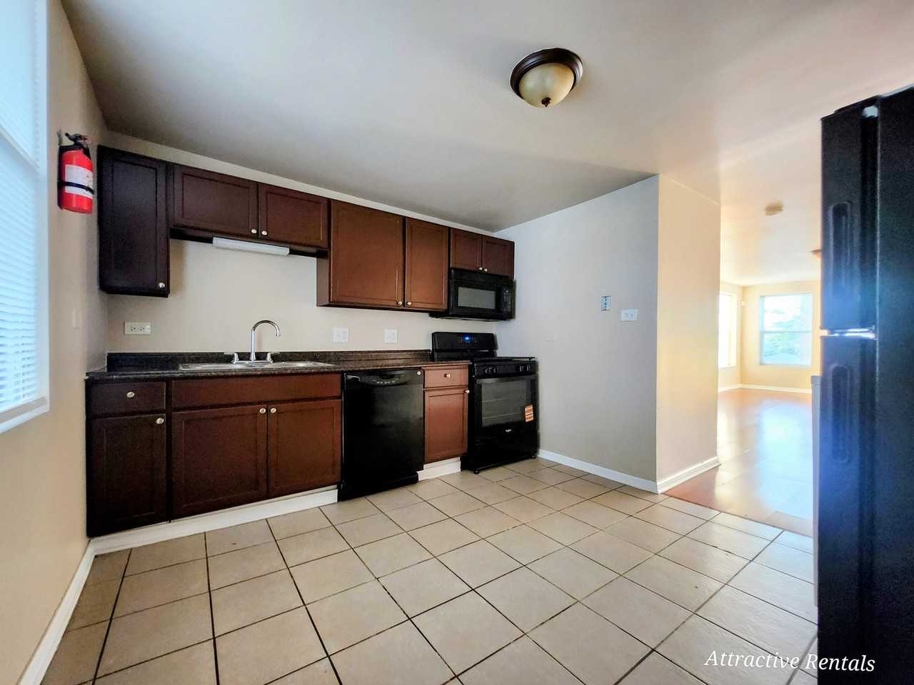 1641 W 77th St #2W - Photo 6 of 11