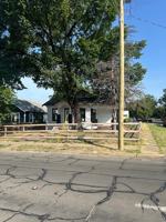 featured image of 2001 Bosque Blvd