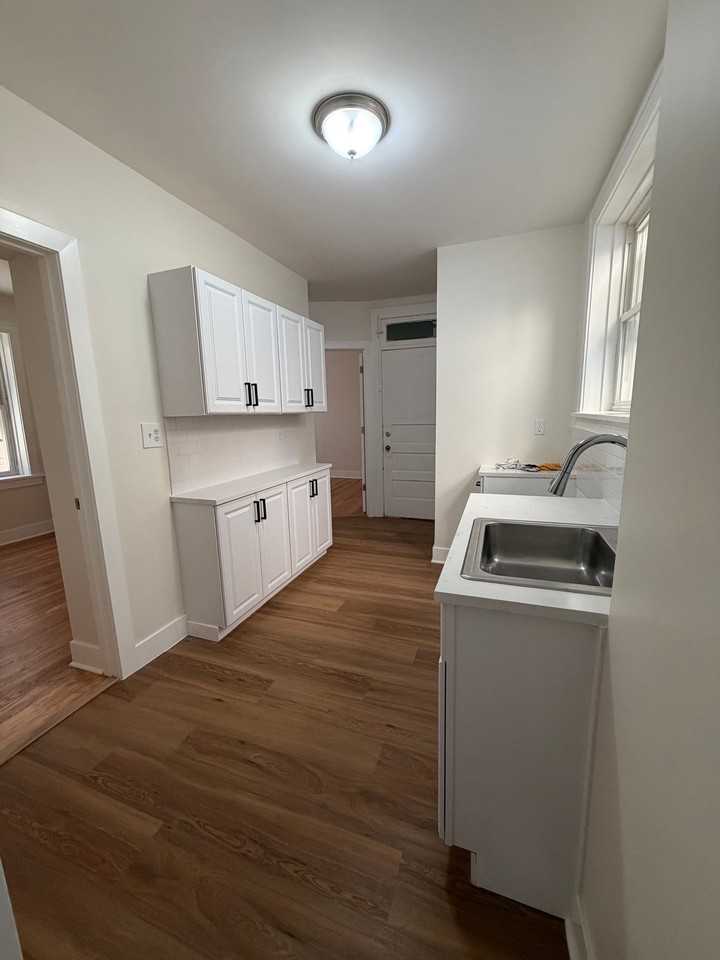 4154 N Mozart St #F - Photo 2 of 9