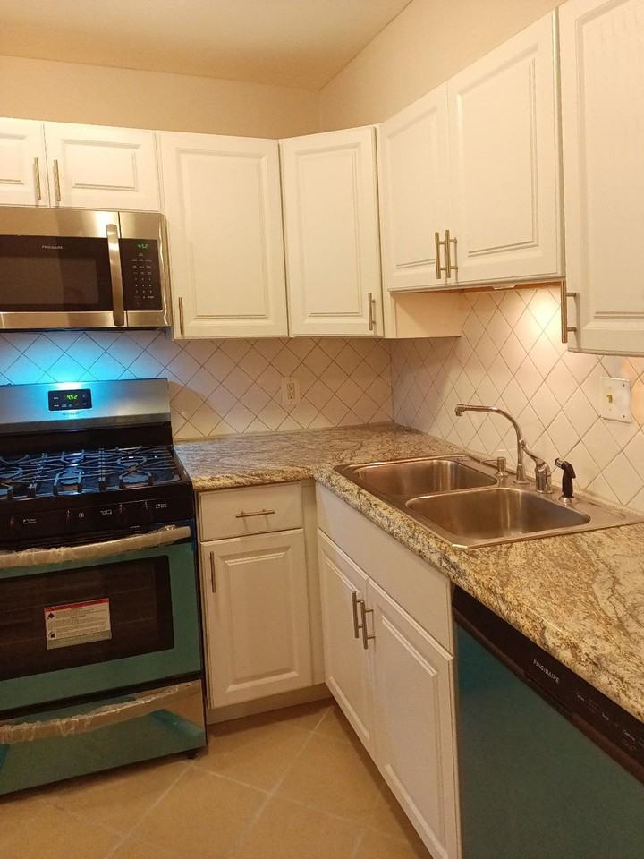 566 Wilson Bridge Dr - Photo 6 of 16