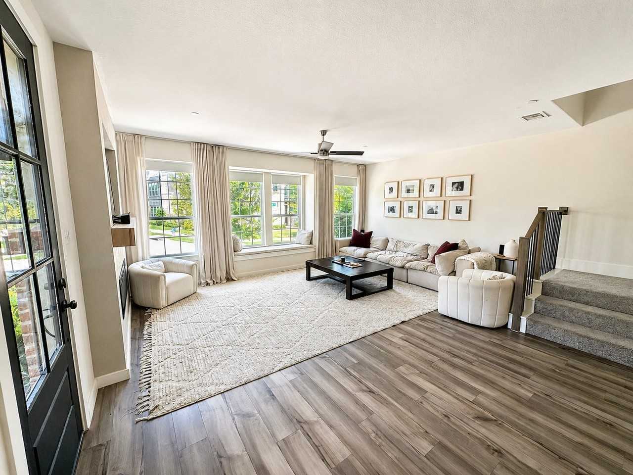 422 Matthew Dr - Photo 3 of 19