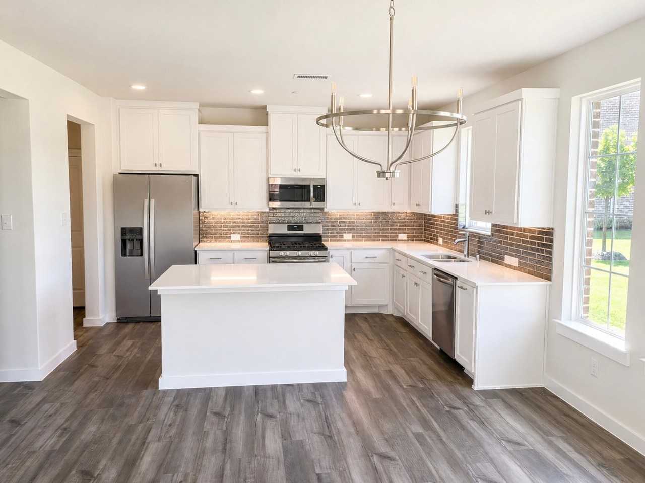 422 Matthew Dr - Photo 4 of 19