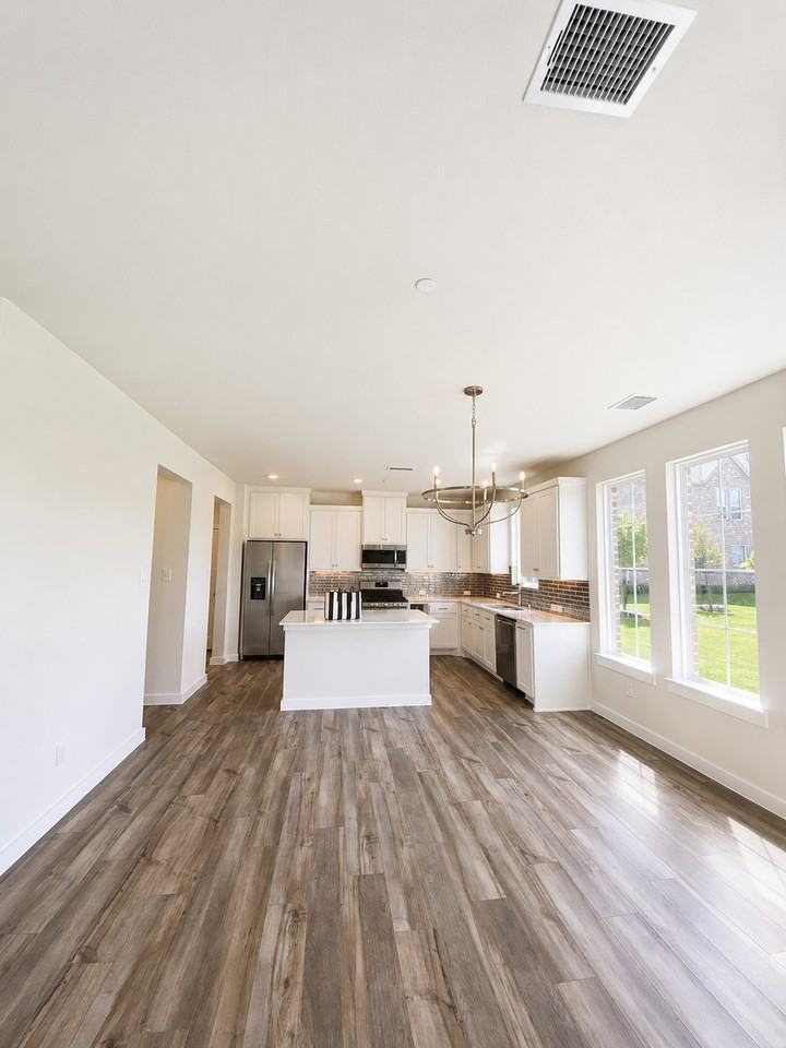 422 Matthew Dr - Photo 5 of 19