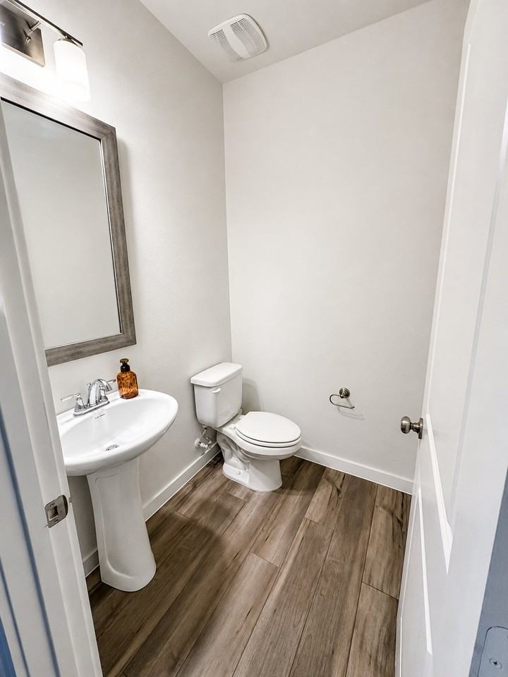 422 Matthew Dr - Photo 6 of 19
