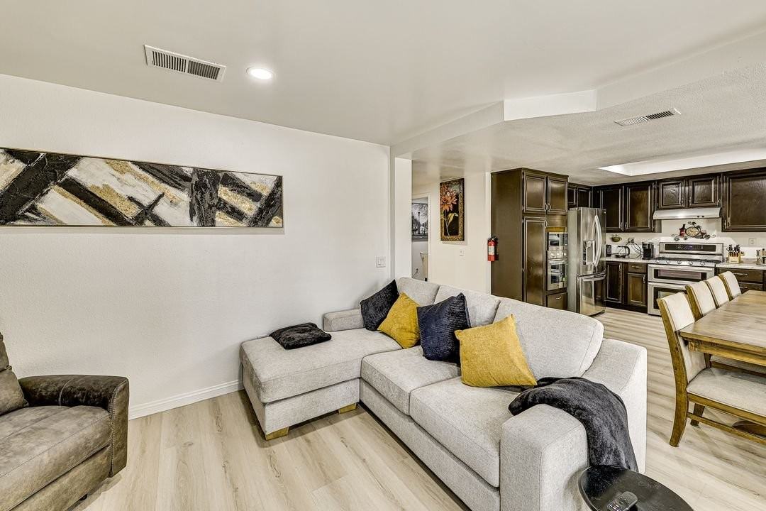 6920 Palermo Pl - Photo 4 of 16