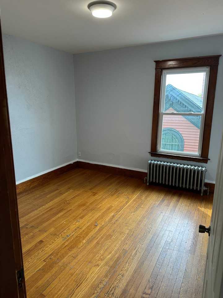 124 Pine St #2 - Photo 5 of 11