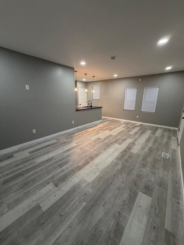 3221 E 38th St - Photo 6 of 13