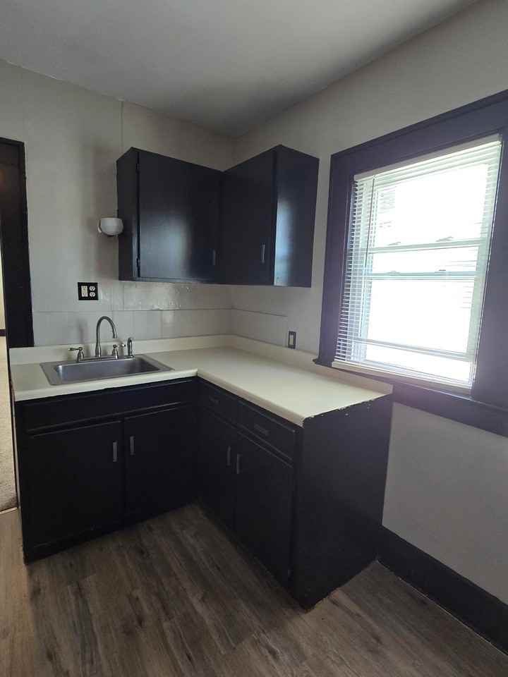 2415 Eastern Ave - Photo 4 of 17
