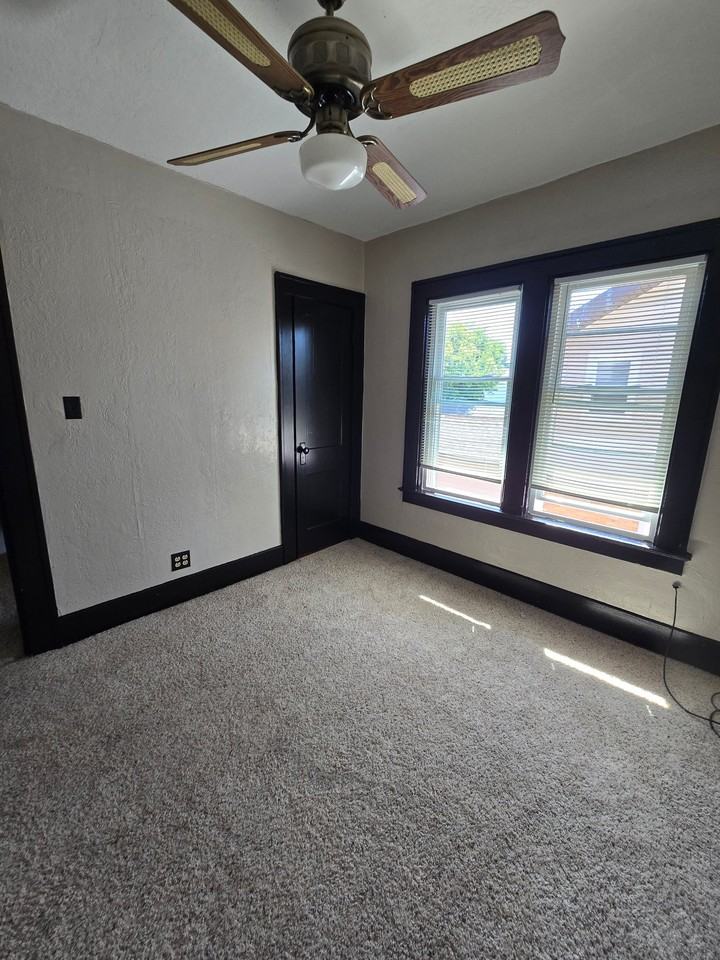 2415 Eastern Ave - Photo 7 of 17