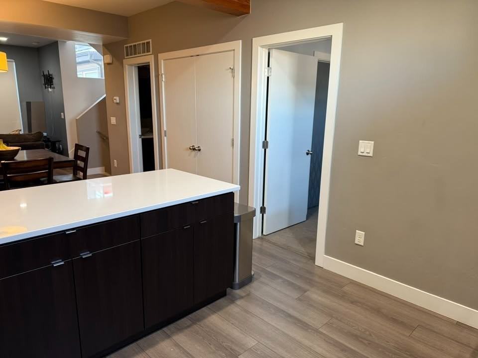 1045 Soho Dr - Photo 4 of 20